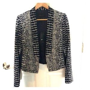 Fun blazer for any outfit Size S